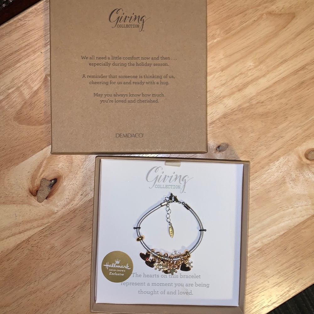 NWT Hallmark hearts bracelet!